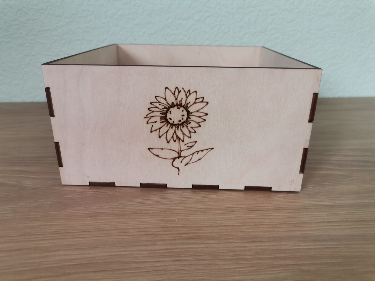 Alfabēta burti koka + dāvanā kastīte